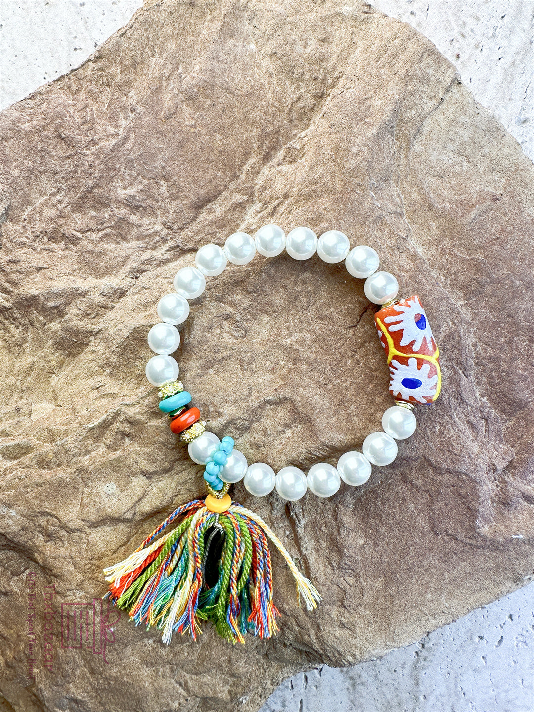 Blessing Jewelry Enchanting Shell Pearl Bracelet with Symbolic Akosu Bead and Tibetan Rope Weaving