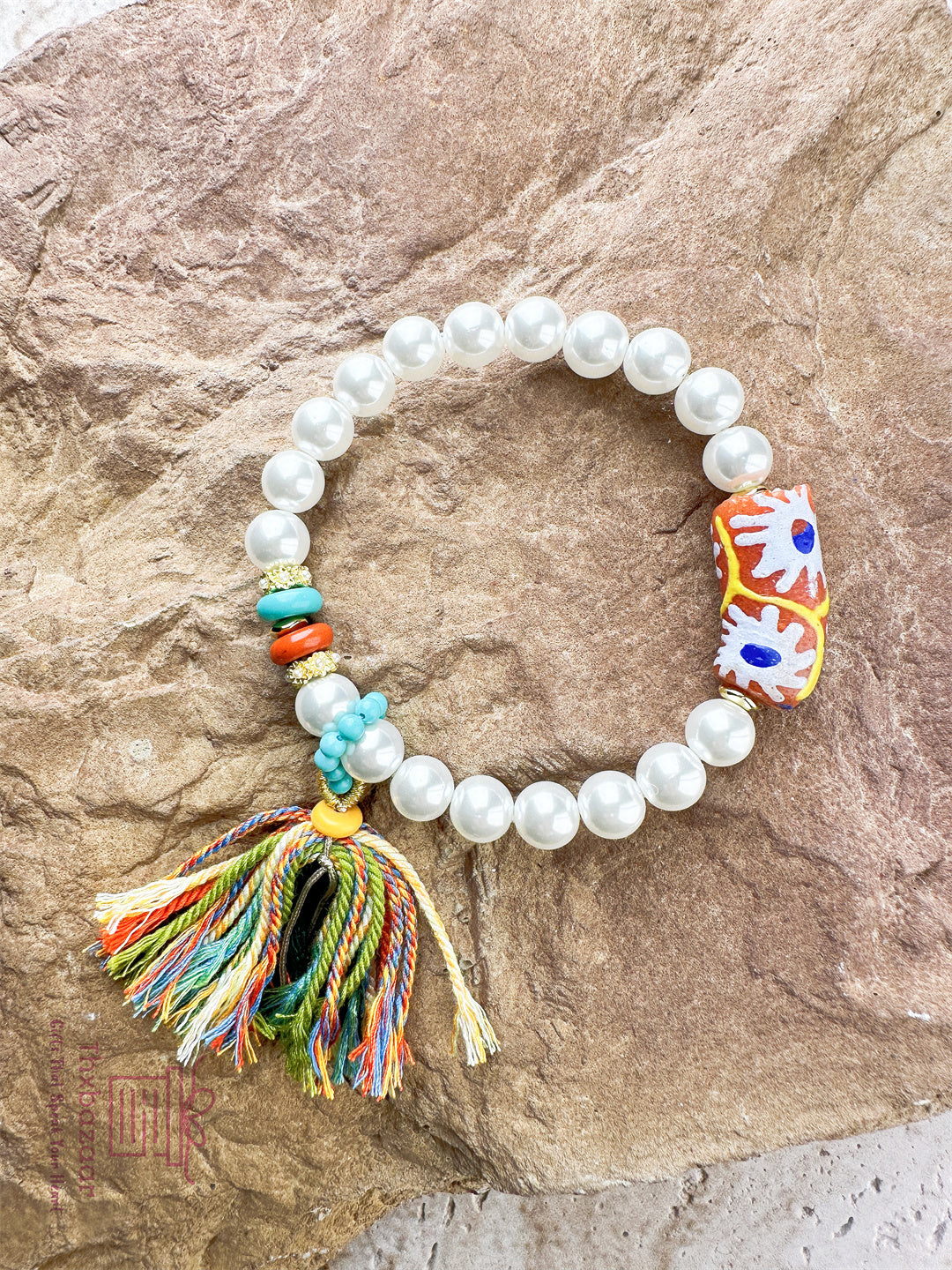 Blessing Jewelry Enchanting Shell Pearl Bracelet with Symbolic Akosu Bead and Tibetan Rope Weaving